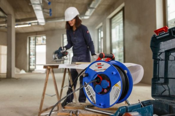 Cable reels for the construction site